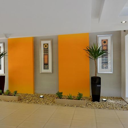 City Lodge Hotel Johannesburg Airport, Barbara Road Κέμπτον Παρκ Εξωτερικό φωτογραφία