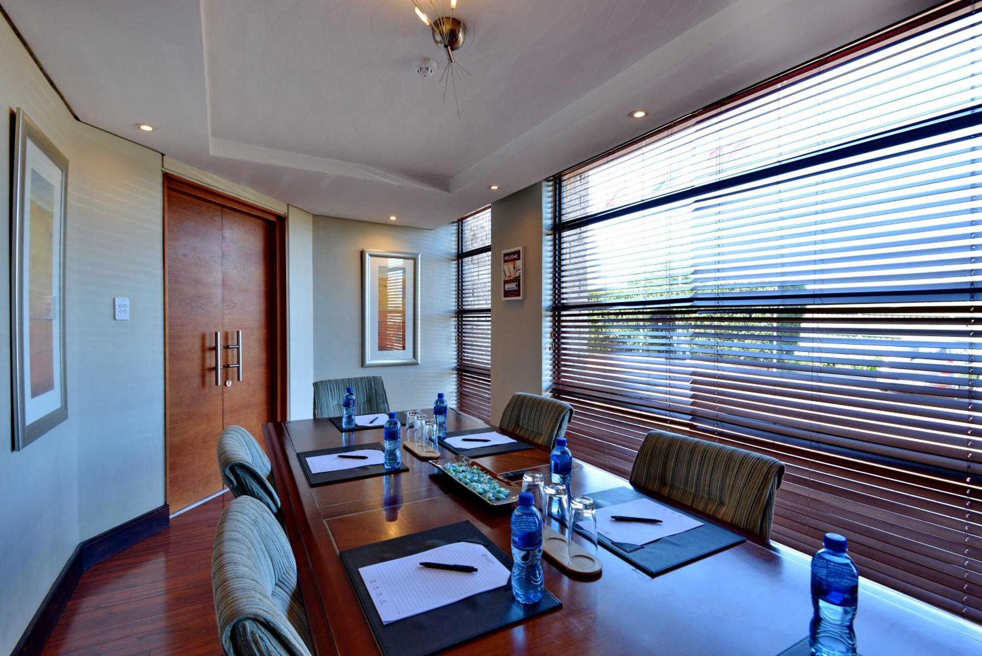 City Lodge Hotel Johannesburg Airport, Barbara Road Κέμπτον Παρκ Εξωτερικό φωτογραφία