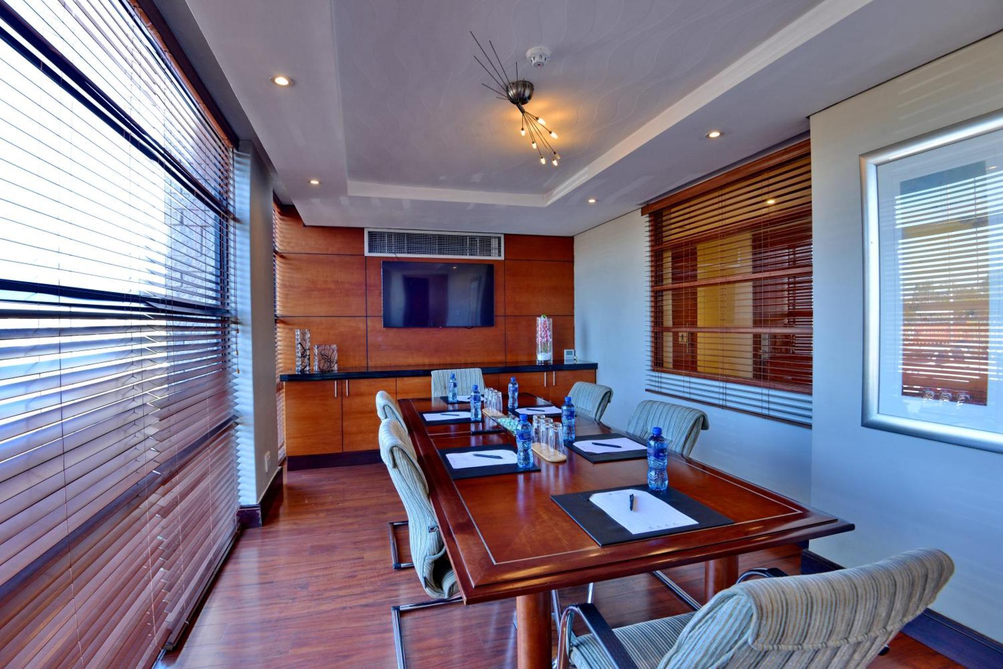 City Lodge Hotel Johannesburg Airport, Barbara Road Κέμπτον Παρκ Εξωτερικό φωτογραφία